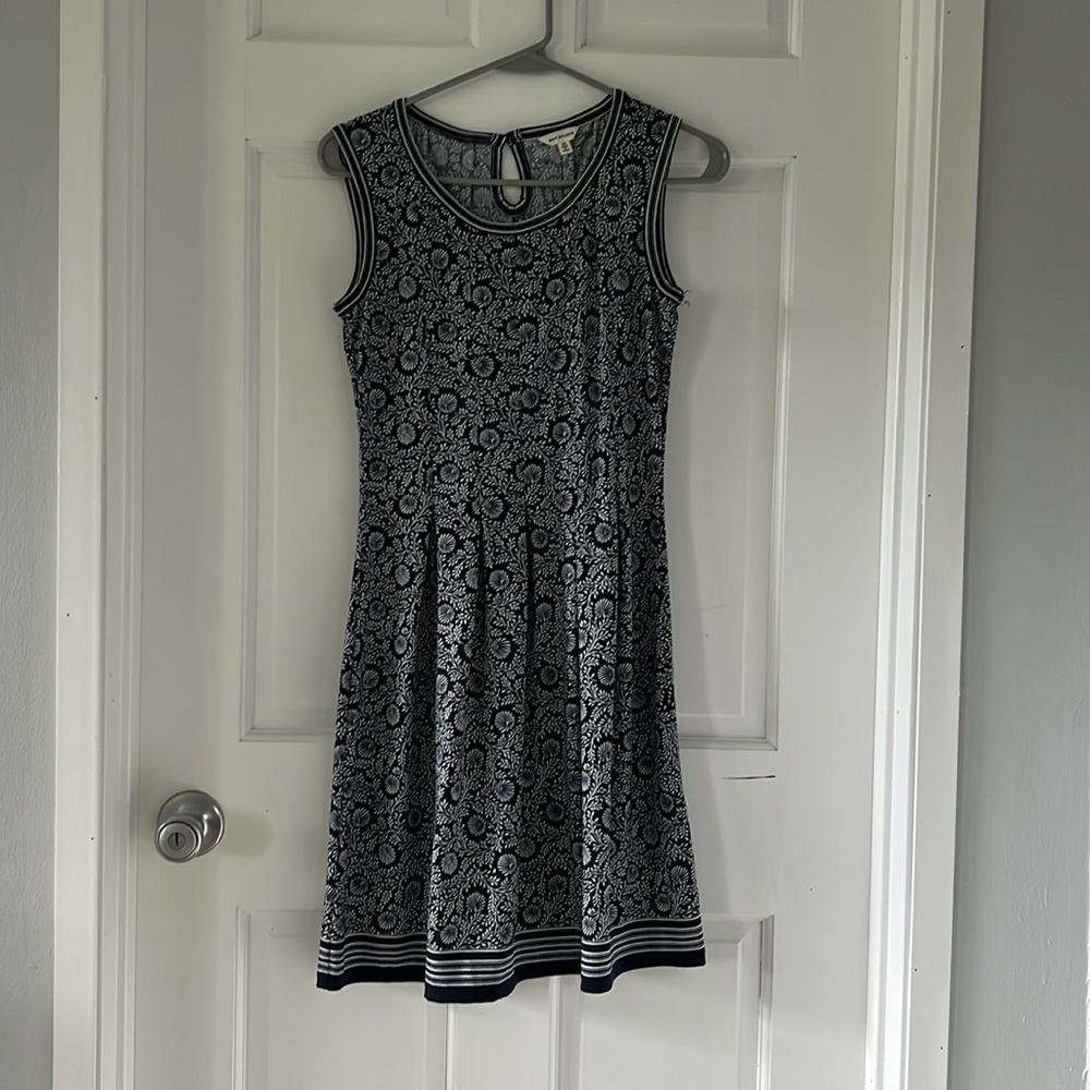 Max Studio floral fit and slight flare dress